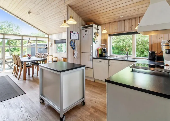 Holiday home Fides - 600m From The Sea By Interhome Lakolk