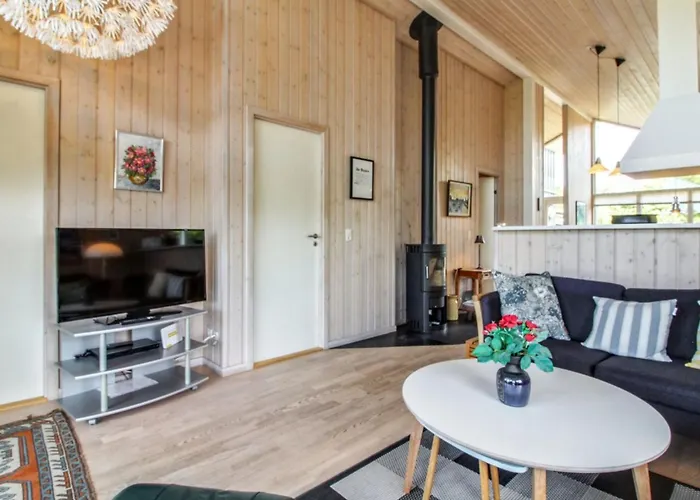 Holiday home Fides - 600m From The Sea By Interhome Lakolk